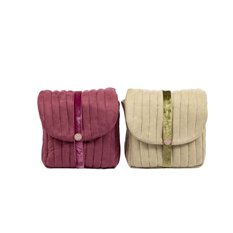 POUCHES